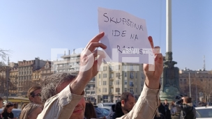 Prosvetari ispred Skupštine